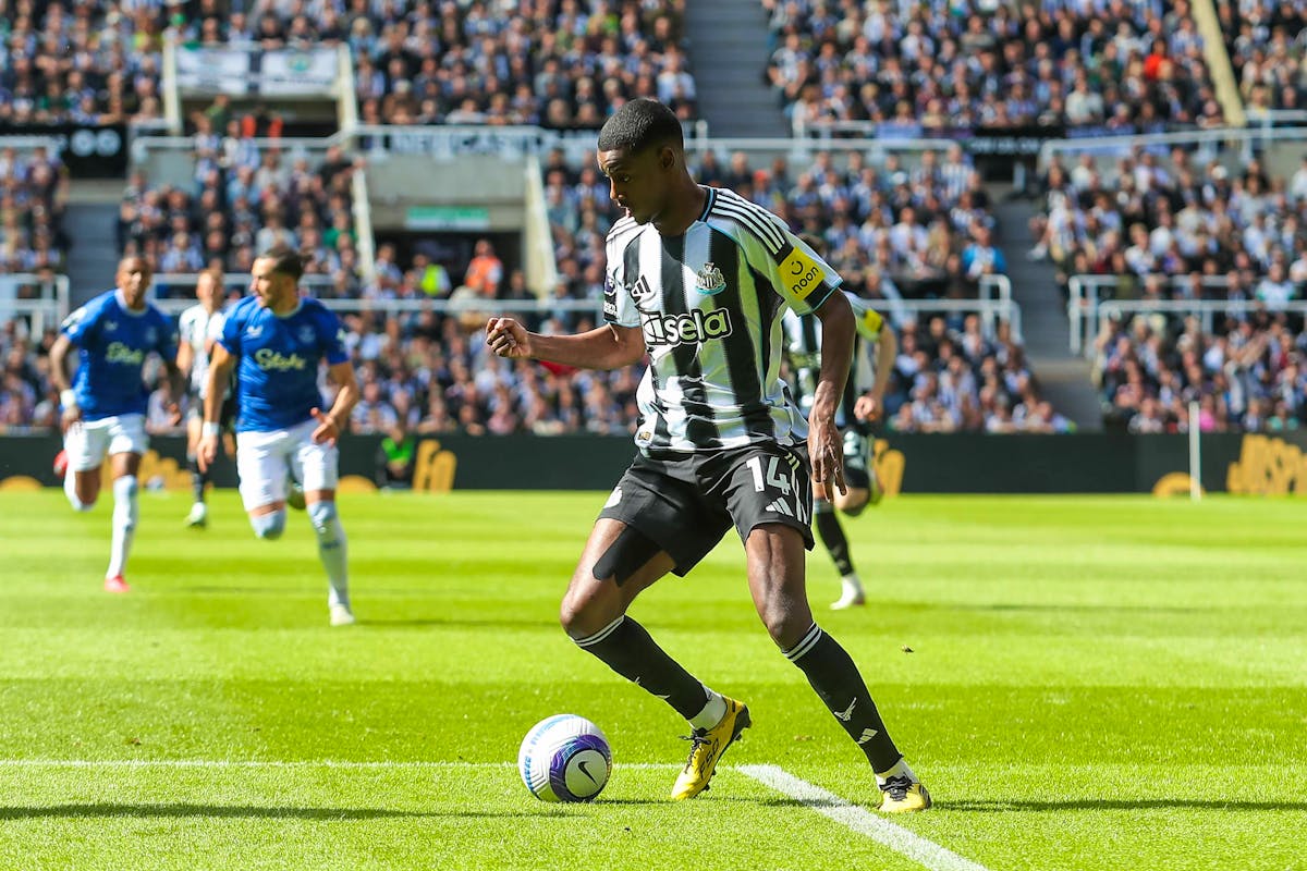 Alexander Isak et Newcastle : tensions autour d’un possible transfert vers Liverpool