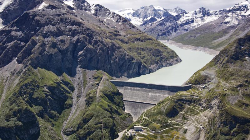Recours des ONG contre les barrages en Suisse : un compromis en discussion