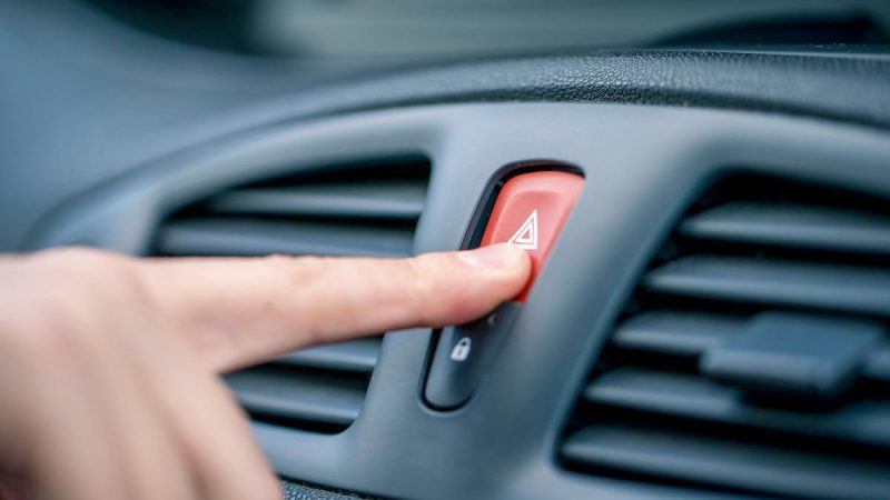 Est-il légal de remercier sur la route avec les feux de détresse ou les appels de phares ?