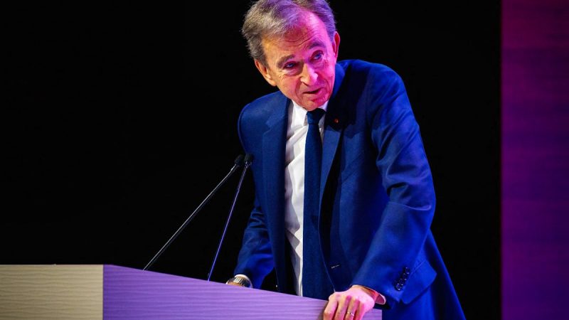 Arnault critique Zucman et remet en question le projet de taxe sur le patrimoine en France (2 % au-delà de 100 millions d’euros)