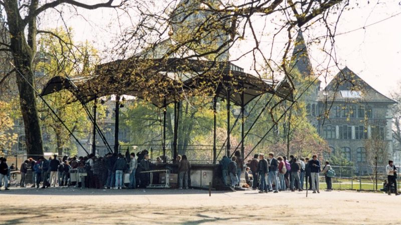 Trois décennies après, Zurich envisage un mémorial pour la scène ouverte de la drogue au Platzspitz