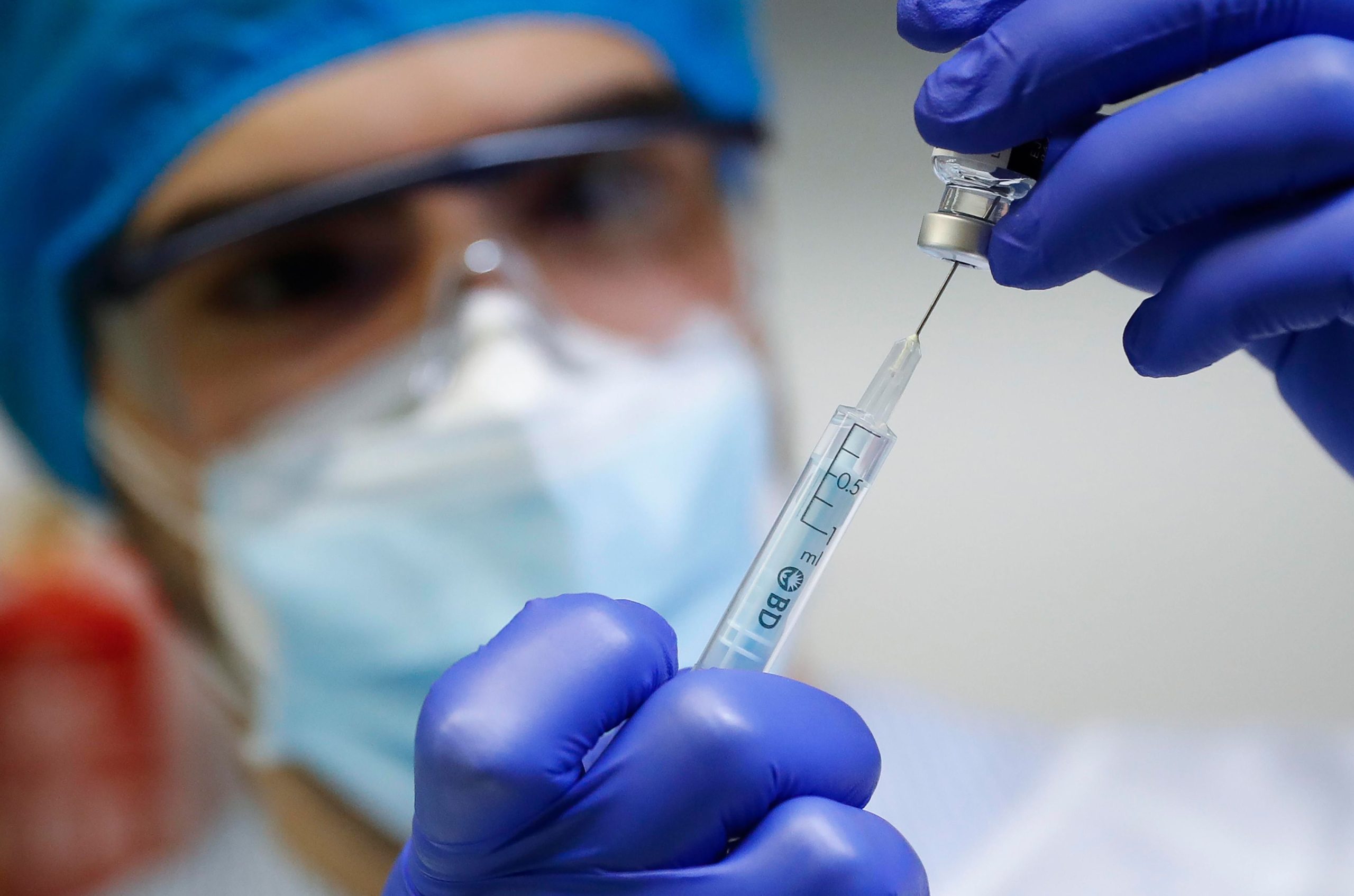 Trump suspend les négociations commerciales avec le Canada après des accusations liées à une publicité