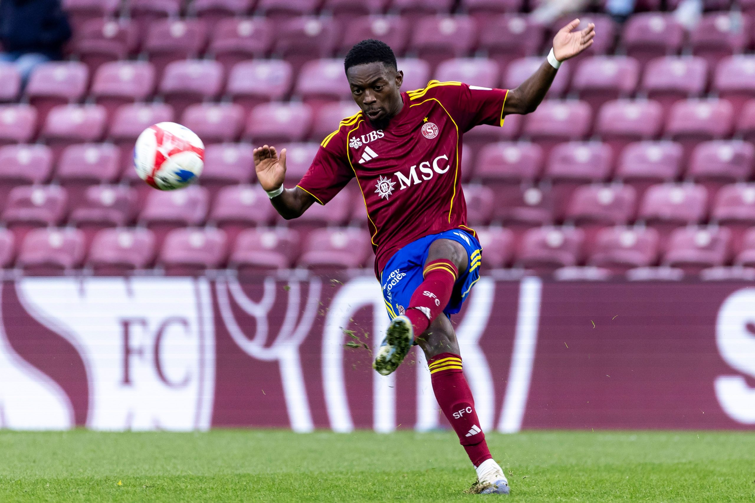 Servette s’impose 2-1 face à Lugano au Stade de Genève et remonte au classement