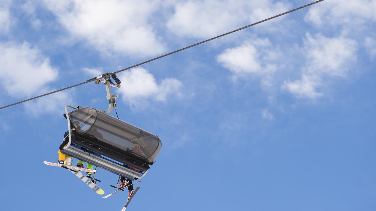 Trois communes grisonnes s’accordent pour reprendre le domaine Weisse Arena Bergbahnen via un modèle de vente-location-back