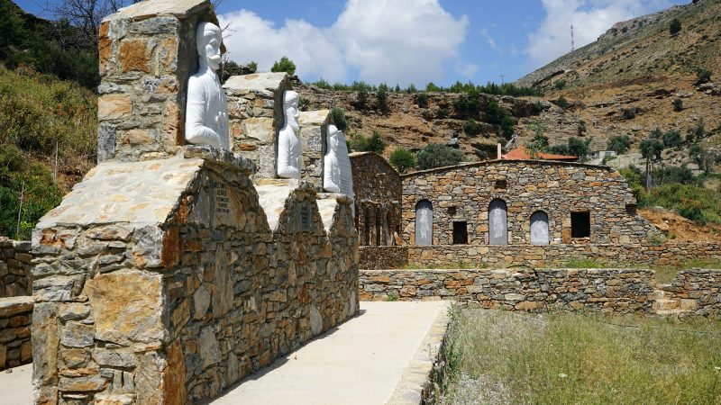 Fusillade à Vorizia, Crète : deux morts et plusieurs blessés dans un contexte évoquant une vendetta