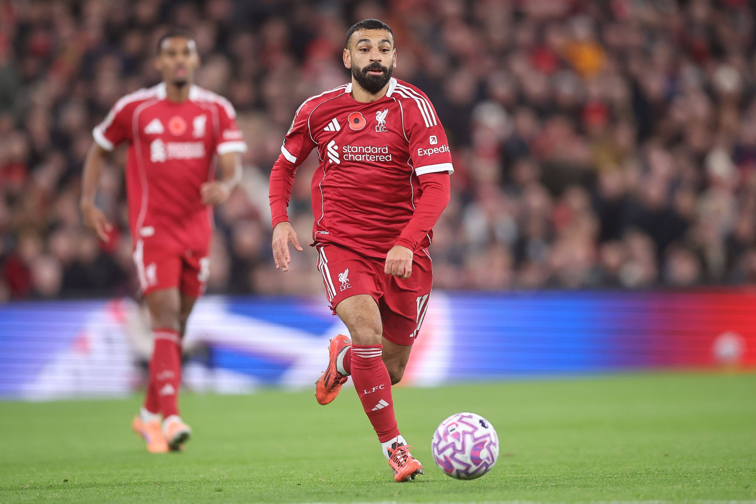 Liverpool se relance en Premier League et Arsenal confirme son leadership ; Chelsea et Tottenham en difficulté