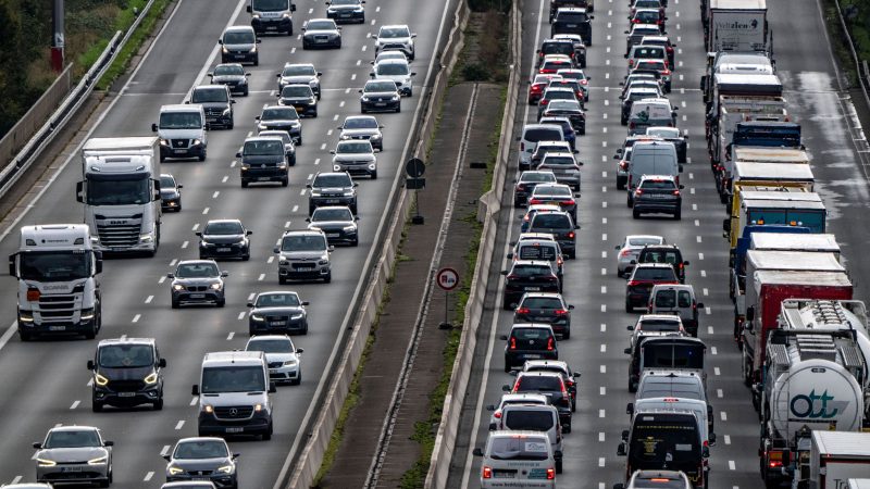 Couple surpris en plein ébat à 140 km/h sur une autoroute allemande : interception et mise en danger de la circulation
