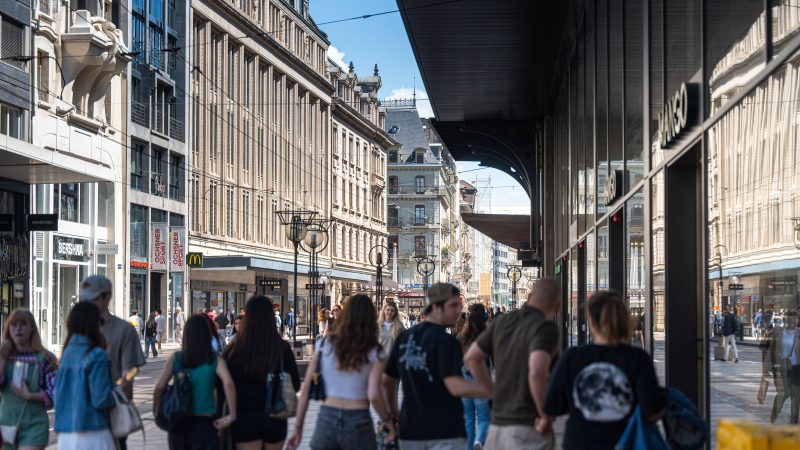 Soutien croissant à l’ouverture des magasins douze dimanches par an : état des lieux et positions cantonales